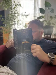 Lezer met boek