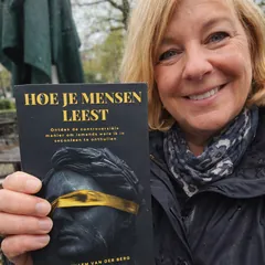 Lezer met boek