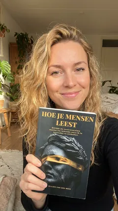 Lezer met boek